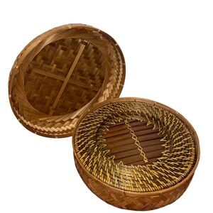 Set of Rattan Plate Chargers Round Woven 4 Qty Bamboo Sturdy w/ Storage Basket